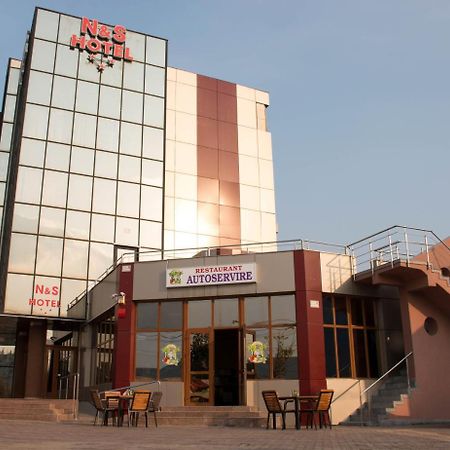 N&S Hotel Barlad Birlad Экстерьер фото