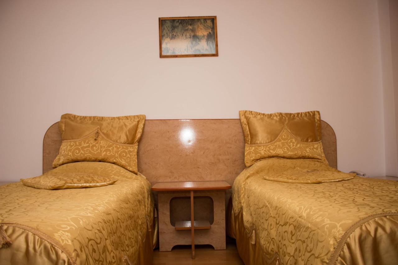 N&S Hotel Barlad Birlad Экстерьер фото